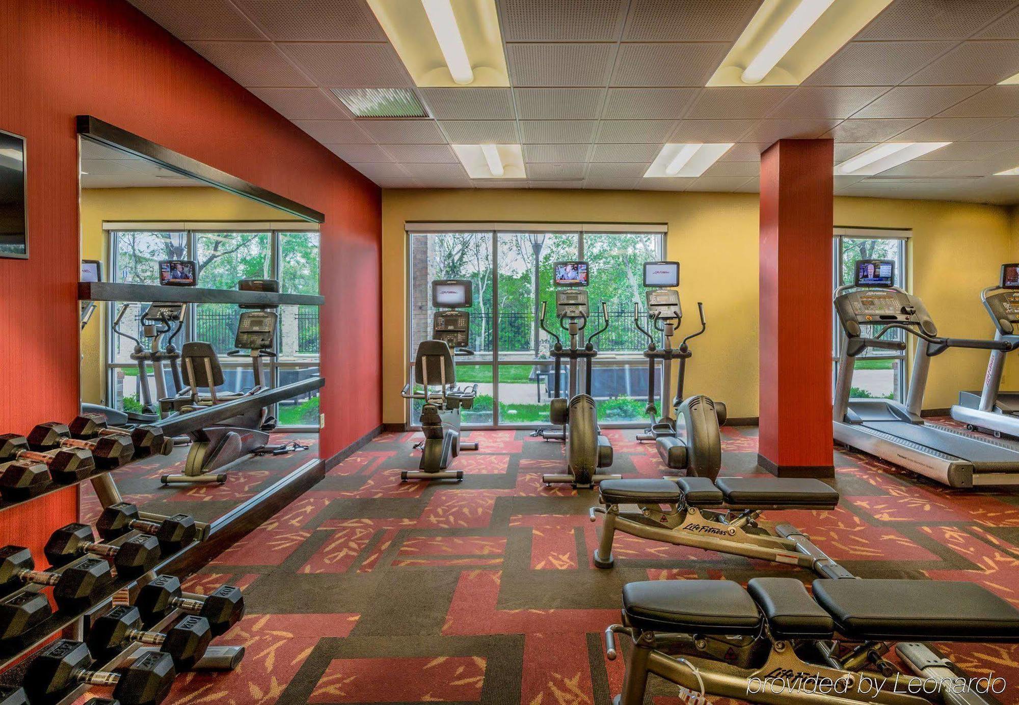 Отель Courtyard By Marriott Charleston Downtown/Civic Center Экстерьер фото